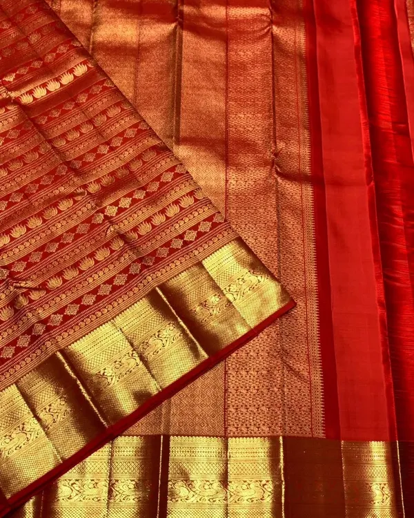 Red_Ethnic_Soft_Banarasi_Silk_Saree_With_Prominent_Blouse_Piece_For_Women