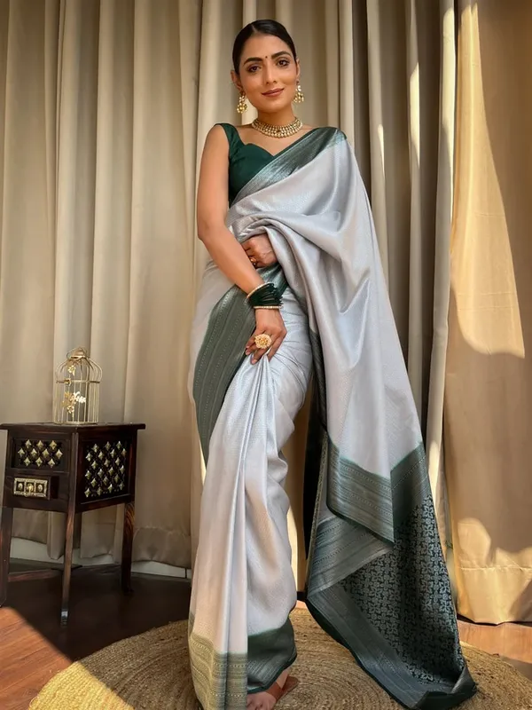 Grey_Engaging_Soft_Silk_Saree_With_Tempting_Blouse_Piece_For_Women