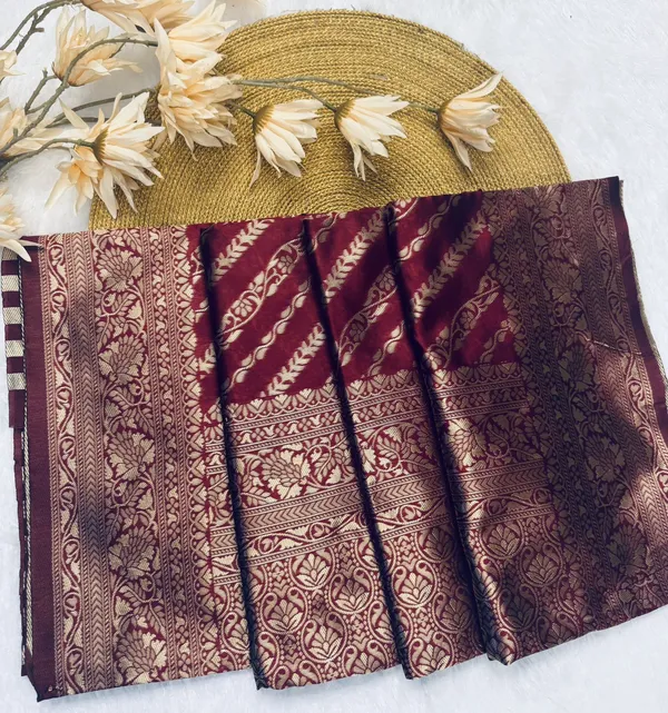 Wine_Exceptional_Soft_Silk_Saree_With_Cynosure_Blouse_Piece_For_Women