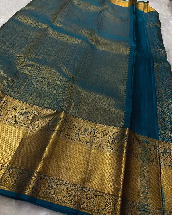 Rama_Mesmeric_Soft_Banarasi_Silk_Saree_With_Breathtaking_Blouse_Piece_For_Women