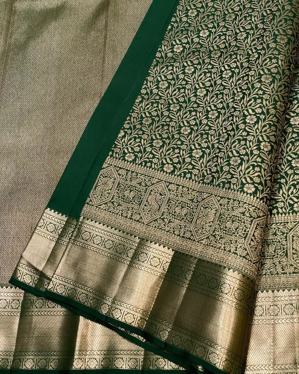 Dark_Green_Eloquence_Soft_Banarasi_Silk_Saree_With_Engrossing_Blouse_Piece_For_Women
