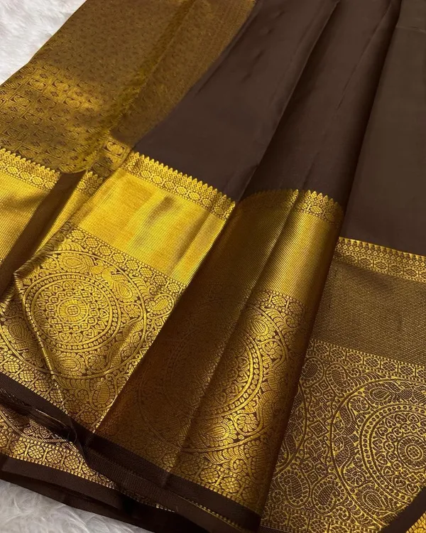 Brown_Marvellous_Soft_Silk_Saree_With_Desiring_Blouse_Piece_For_Women