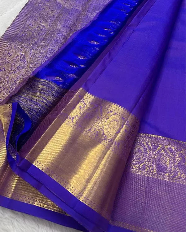 Royal_Blue_Chatoyant_Soft_Banarasi_Silk_Saree_With_Desultory_Blouse_Piece_For_Women