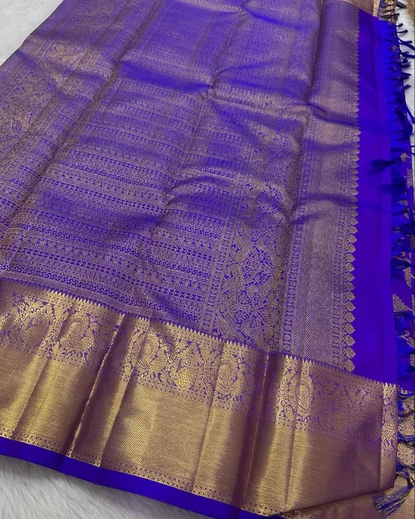 Royal_Blue_Chatoyant_Soft_Banarasi_Silk_Saree_With_Desultory_Blouse_Piece_For_Women