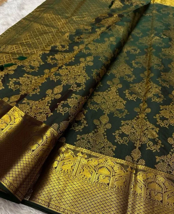 Dark_Green_Devastating_Soft_Banarasi_Silk_Saree_With_Exemplary_Blouse_Piece_For_Women