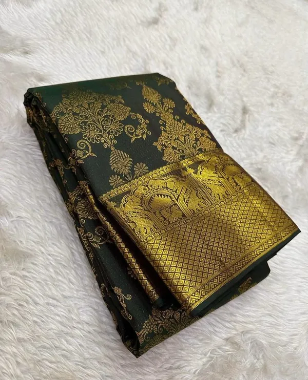 Dark_Green_Devastating_Soft_Banarasi_Silk_Saree_With_Exemplary_Blouse_Piece_For_Women