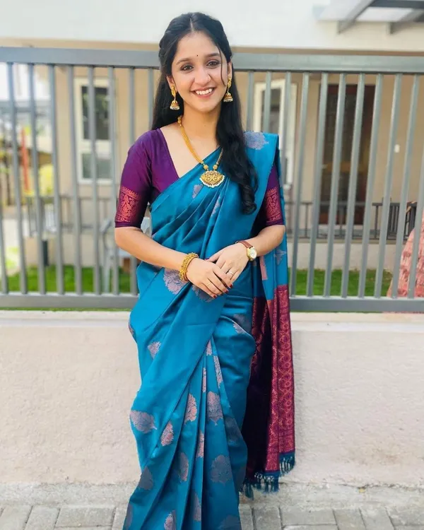 Rama_Outstanding_Soft_Silk_Saree_With_Surpassing_Blouse_Piece_For_Women