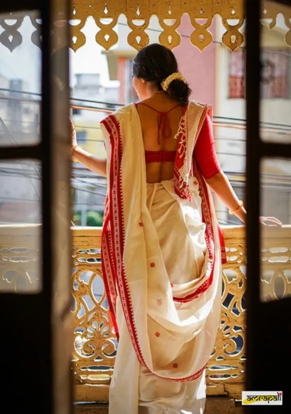 Off_White_Unique_Cotton_Silk_Saree_With_Ravishing_Blouse_Piece_For_Women