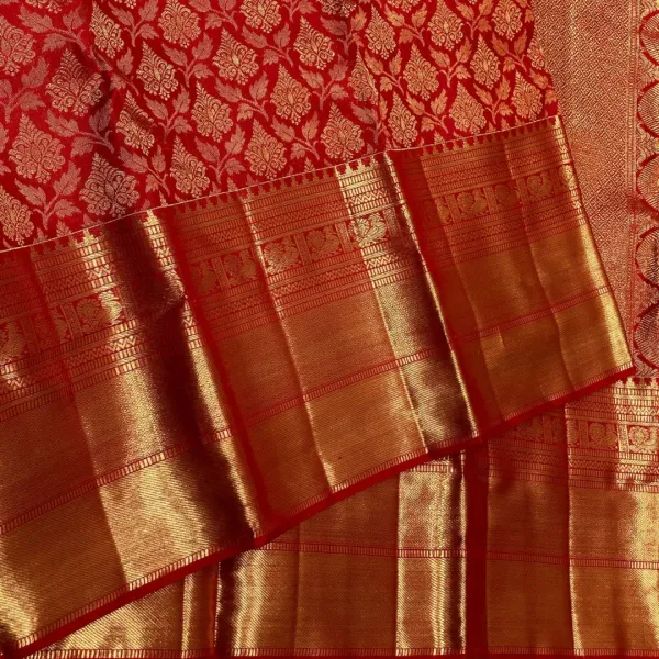 Red_Improbable_Soft_Banarasi_Silk_Saree_With_Surpassing_Blouse_Piece_For_Women