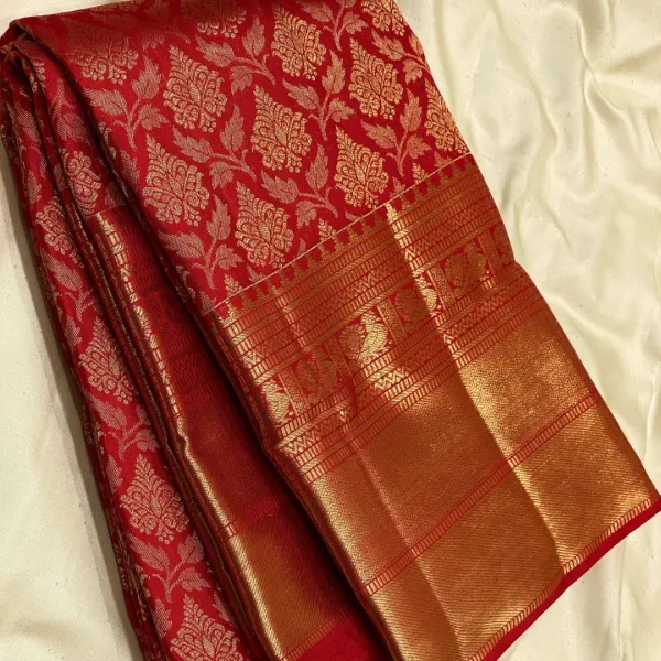 Red_Improbable_Soft_Banarasi_Silk_Saree_With_Surpassing_Blouse_Piece_For_Women