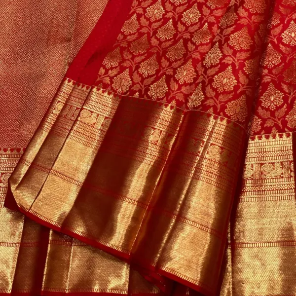 Red_Improbable_Soft_Banarasi_Silk_Saree_With_Surpassing_Blouse_Piece_For_Women