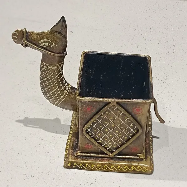 Iron_Pen_Holder_Camal