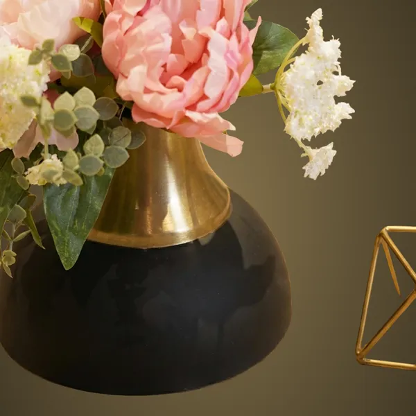 10117_Black/Gold_Metal_Vase_Small