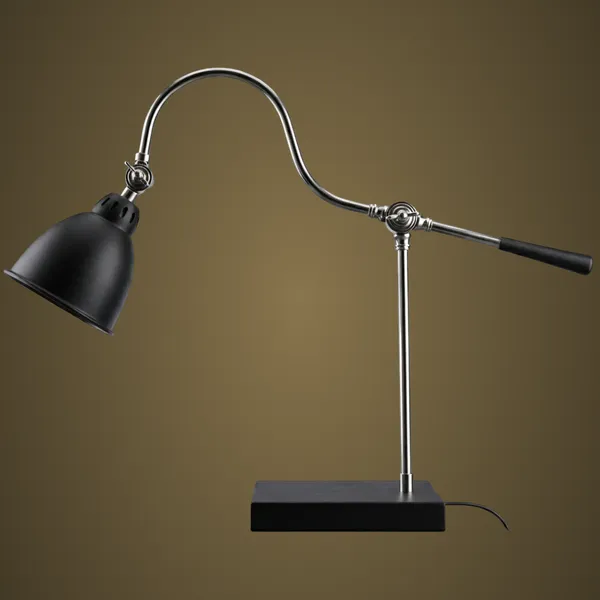 Iron_Desk_Lamp_(HI-241121)
