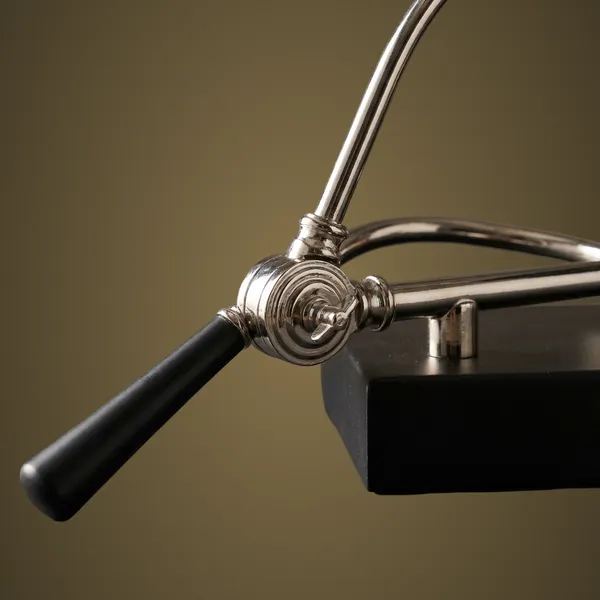 Iron_Desk_Lamp_(HI-241121)