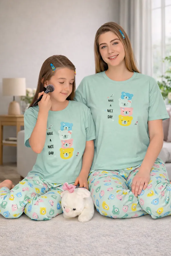 Green_Cotton_Twinning_Top_Pajama_Set_For_Moms