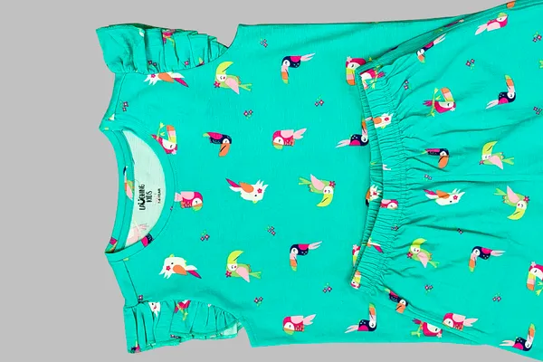 Colourful_Parrot_Shorts_Set_For_Girls