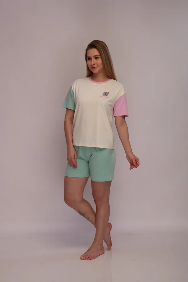 Off_White_Cotton_Twinning_Top_Shorts_Set_For_Moms