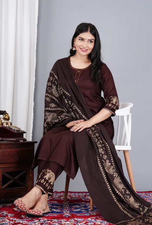Brown_And_Blue_Viscose_Rayon_Printed_Round_Neck_A-Line_Kurta_Pyjama_And_Dupatta_For_Women_And_Girls_|_Pack_Of_2