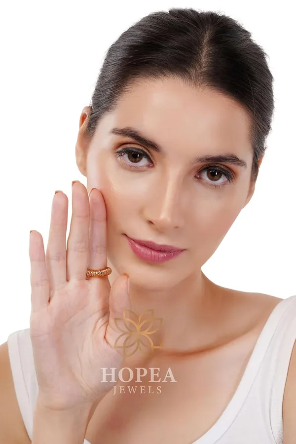 Invisible_Ring_Adjuster_for_Loose_Rings_–_4_Pcs_Silicone_Spring_Ring_Size_Reducer_&_Tightener_(4_Sizes,_Gold)_|_Adjustable_Ring_Sizer_Guard_for_Perfect_Fit