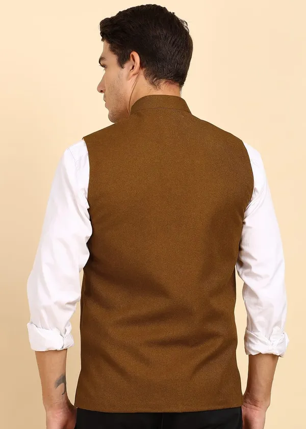 Wooden_Brown_Stylish_Woolen_Waistcoat_With_Pockets_Button_Closure_Slim_Fit_Vest_For_Men