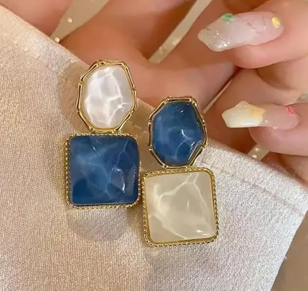 Pack_Of_2_Elegant_Marble_Effect_Drop_Earrings,_Blue_and_White_Geometric_Stone_Dangle_Earrings,_Gold-Tone_Framed_Statement_Jewelry_for_Women,_Fashion_Mismatched_Design_Gold_And_White_And_Blue_Alloy_Stud_Earring_For_Women