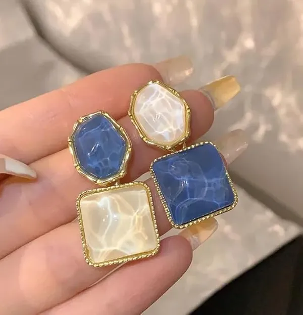 Pack_Of_2_Elegant_Marble_Effect_Drop_Earrings,_Blue_and_White_Geometric_Stone_Dangle_Earrings,_Gold-Tone_Framed_Statement_Jewelry_for_Women,_Fashion_Mismatched_Design_Gold_And_White_And_Blue_Alloy_Stud_Earring_For_Women
