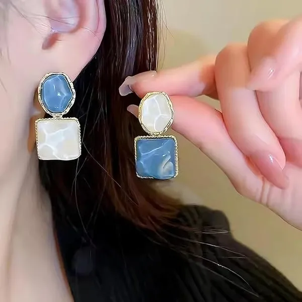 Pack_Of_2_Elegant_Marble_Effect_Drop_Earrings,_Blue_and_White_Geometric_Stone_Dangle_Earrings,_Gold-Tone_Framed_Statement_Jewelry_for_Women,_Fashion_Mismatched_Design_Gold_And_White_And_Blue_Alloy_Stud_Earring_For_Women