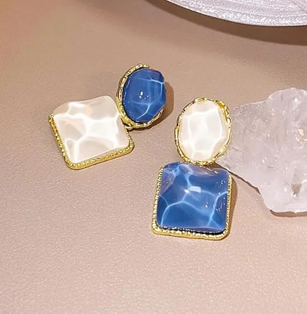 Pack_Of_2_Elegant_Marble_Effect_Drop_Earrings,_Blue_and_White_Geometric_Stone_Dangle_Earrings,_Gold-Tone_Framed_Statement_Jewelry_for_Women,_Fashion_Mismatched_Design_Gold_And_White_And_Blue_Alloy_Stud_Earring_For_Women