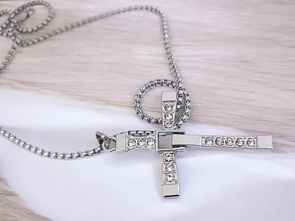 Vin_diesel_Fast_and_Furious_Smart_Cross_Pendant_Crystal_With_Stylish_Dominic_Toretto_Silver_Thick_Chain_Necklace_for_Boys_and_Men_Silver