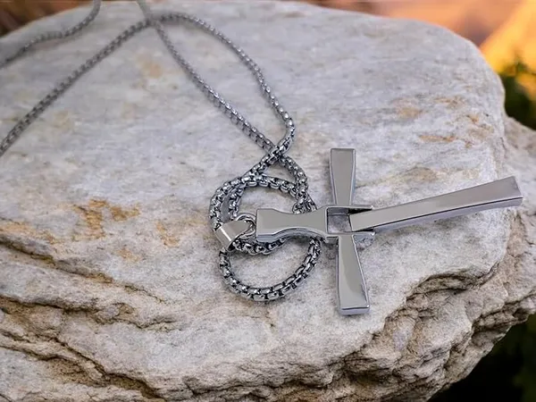 Vin_diesel_Fast_and_Furious_Smart_Cross_Pendant_Crystal_With_Stylish_Dominic_Toretto_Silver_Thick_Chain_Necklace_for_Boys_and_Men_Silver