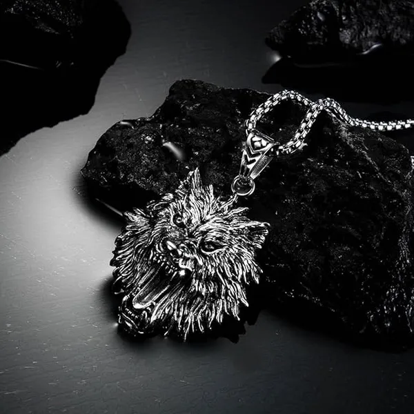 Men's_Fenrir_Wolf_Head_Pendant_Necklace_-_Norse_Viking_Mythology_Alloy_Steel_Jewelry