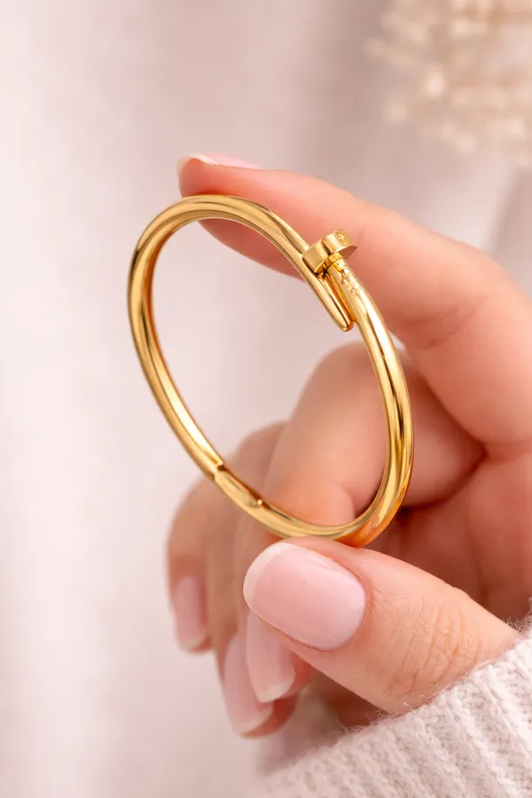 Gold_Plated_Stainless_Steel_Minimalist_Bar_Bangle_Bracelet_For_Women