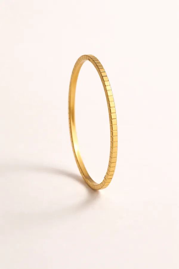 Gold_Plated_Stainless_Steel_Classic_Sleek_Bracelet_For_Women