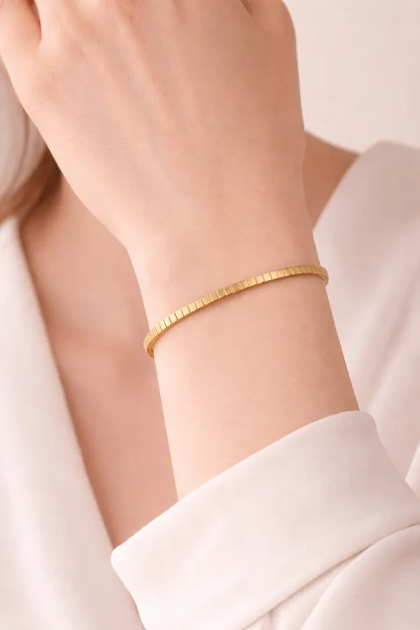 Gold_Plated_Stainless_Steel_Classic_Sleek_Bracelet_For_Women