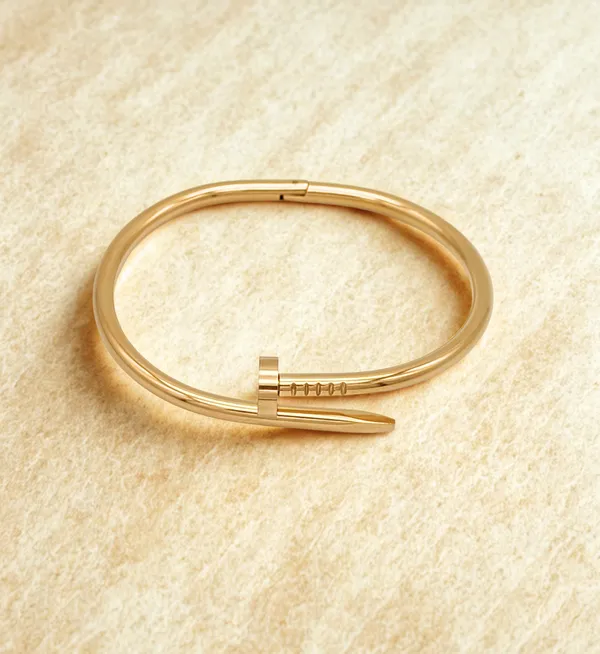 Gold_Plated_Stainless_Steel_Minimalist_Bar_Bangle_Bracelet_For_Women