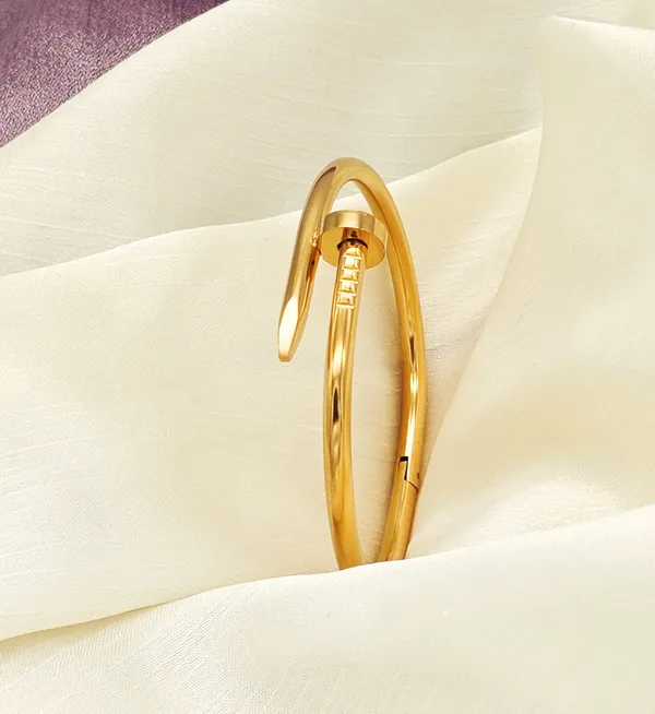 Gold_Plated_Stainless_Steel_Minimalist_Bar_Bangle_Bracelet_For_Women