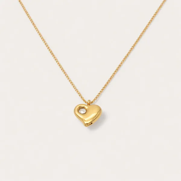 Heart-Shaped_Pendant_with_Stone