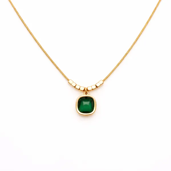 Emerald_Square_Gold_Pendant
