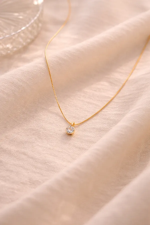 Classic_Solitaire_Gold_Pendant