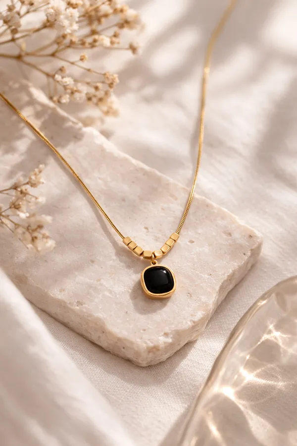 Midnight_Square_Gold_Pendant