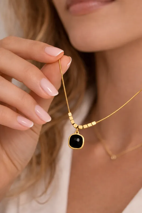 Midnight_Square_Gold_Pendant