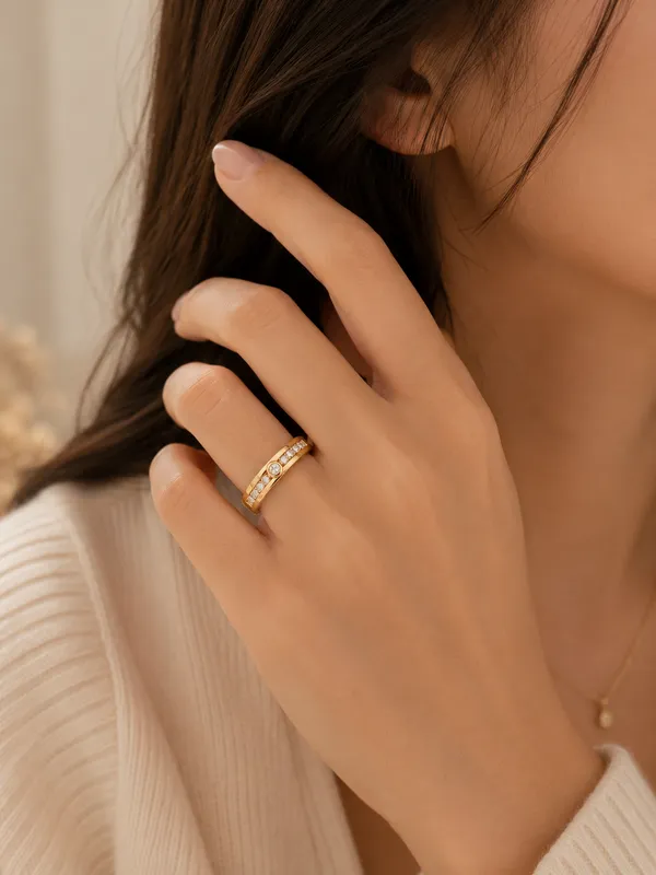 Crystal_Band_Ring