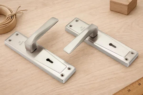 Iron_Home_Lock_Set_For_Residential_Doors
