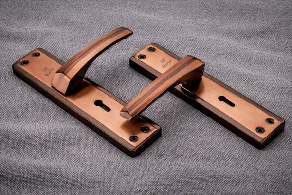 Iron_Home_Lock_Set_For_Residential_Doors