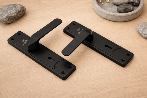 Iron_Home_Lock_Set_For_Residential_Doors