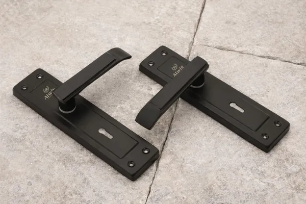 Iron_Home_Lock_Set_For_Bedroom_Doors