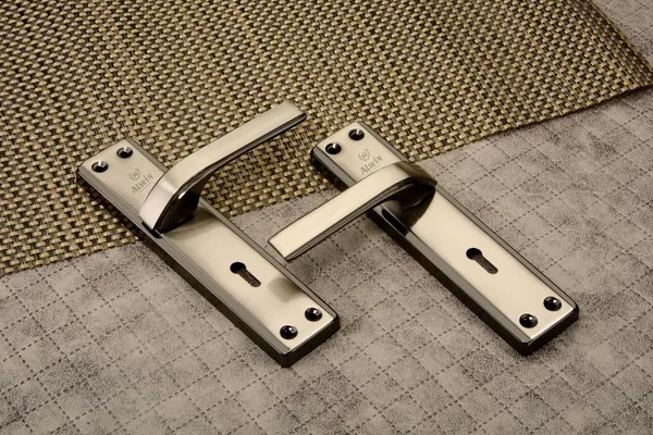 Iron_Home_Lock_Set_For_Residential_Doors