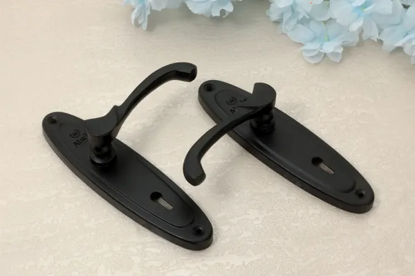 Iron_Home_Lock_Set_For_Residential_Doors