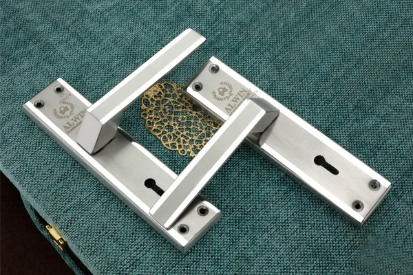 Stainless_Steel_Home_Lock_Set_For_Main_Doors